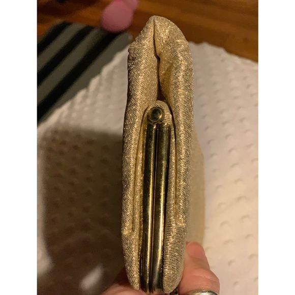 Vintage sleek gold clutch snap closure - Picture 10 of 10